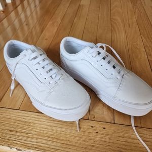 Unizex white Old Skool Stacked Vans sneakers